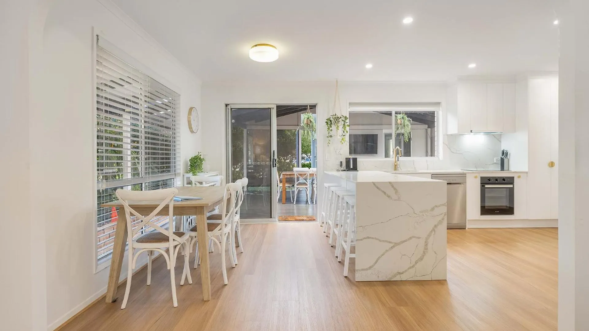 Maroochy 4 Bedroom Family Beachhouse Maroochydore