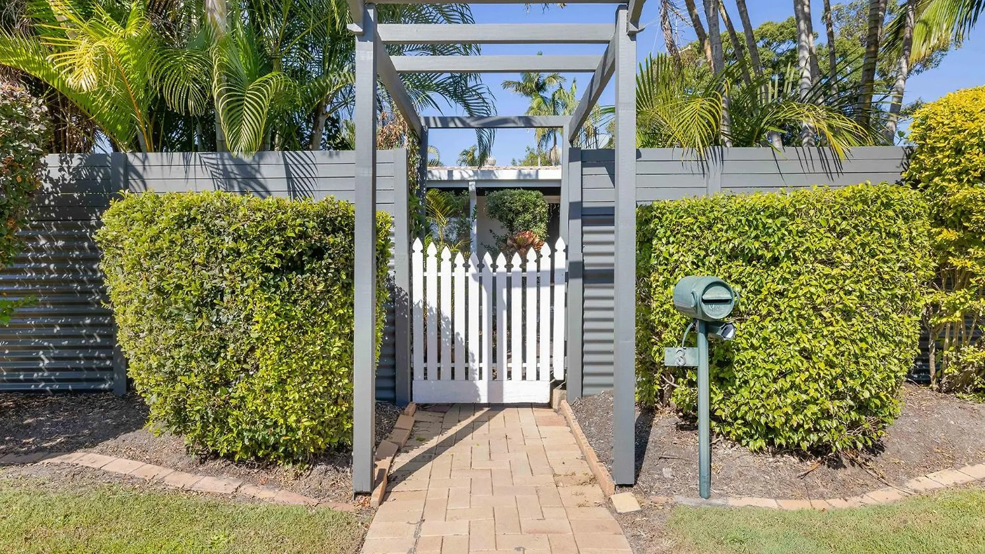 Maroochy 4 Bedroom Family Beachhouse Maroochydore 0*,  Australien